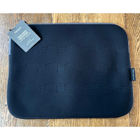 New! Targus Debossed Laptop Sleeve for up 15.6” Computers Black Gray Zip - Picture 1 of 6